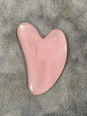 1pc Gua Sha Board, Resin Body Massager, SPA Beeswax Heart-shaped Scraper Skin Care Tool, Wrinkle Remover